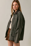 OVERSIZED WASHED BARN JACKET WITH LEATHER COLLAR: OLIVE-DK BROWN / L