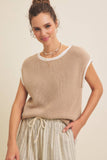 CONTRAST ROLLED EDGE KNITTED SWEATER VEST WITH ROUND NECK: NILE BLUE / S