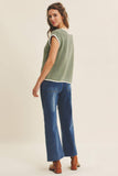 CONTRAST ROLLED EDGE KNITTED SWEATER VEST WITH ROUND NECK: NILE BLUE / L