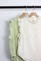 T2403GS54267 - SIGNS OF SPRING RUFFLE TOP: Cream / XL
