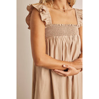 RUFFLE SLEEVE SQUARE NECK SMOCKED MIDI DRESS: M / TAN